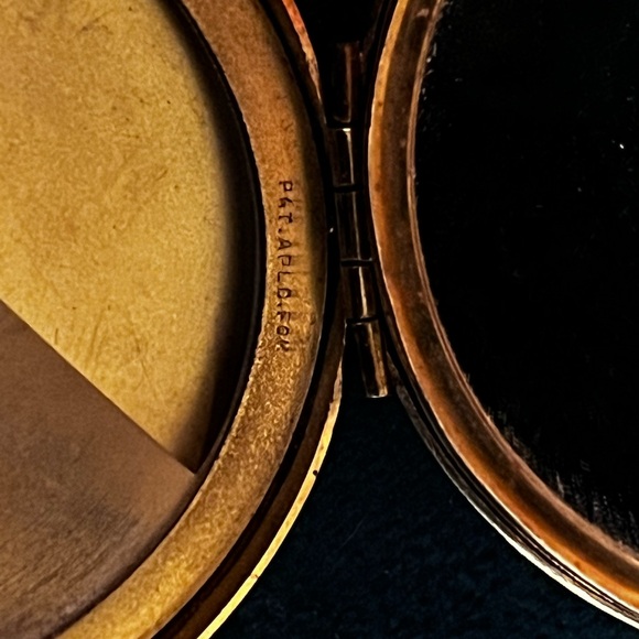 Vintage makeup & mirror compact. Art Deco design. - Picture 9 of 10